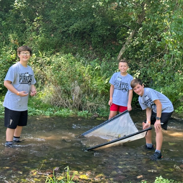 Fifth and sixth graders spend the day at Dogwood Canyon on Friday!  They enjoyed the treehouse, explored the museum, hiked a trail, and participated in an EdVenture where they used aquatic invertebrates to determine stream quality.